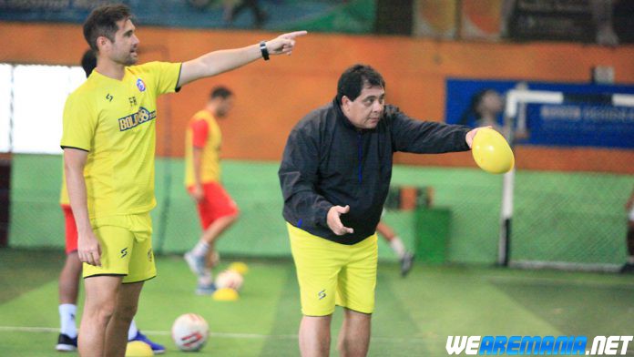 Carlos Oliveira Sedang Mengokang Senjata untuk Liga 1 2020