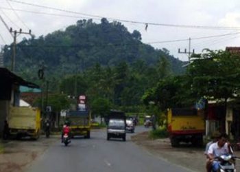 Gunung Pecel Pitik, Asal Usul dan Mitos di Dalamnya