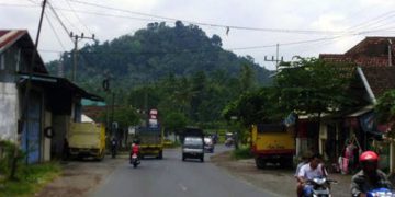 Gunung Pecel Pitik, Asal Usul dan Mitos di Dalamnya