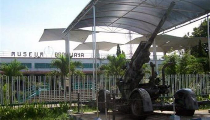 Meriam si Buang dan Kisah Heroiknya Sebelum Menghuni Museum Brawijaya