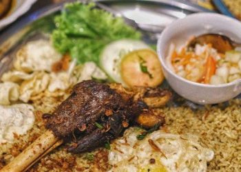 https://www.google.com/url?sa=i&url=https%3A%2F%2Fwww.puteramentari.com%2Fsewa-mobil-surabaya-ke-rumah-makan-cairo%2F&psig=AOvVaw3Uj0XWYHekAafq693-ySRi&ust=1585732849258000&source=images&cd=vfe&ved=0CAMQjB1qFwoTCMDw1KuxxOgCFQAAAAAdAAAAABAe
