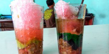 https://lifestyle.okezone.com/read/2018/11/13/298/1977066/es-tawon-legendaris-kota-malang-yang-bikin-ketagihan