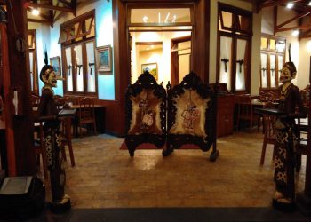 https://www.google.com/url?sa=i&url=https%3A%2F%2Fwww.tatitujiani.com%2F2018%2F01%2Fmakan-tom-yam-di-restaurant-kertanegara.html&psig=AOvVaw3hmOygH6t3CHWnQKe2_oRG&ust=1588231395509000&source=images&cd=vfe&ved=0CAMQjB1qFwoTCLjlhoONjekCFQAAAAAdAAAAABAQ