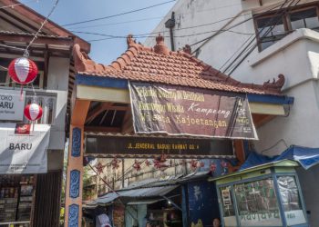 https://pesona.travel/inspirasi/3576/yok-menyusuri-kampung-heritage-kayutangan