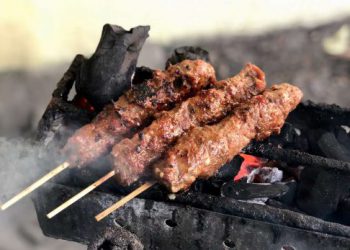https://travelingyuk.com/sate-gebug-di-malang/153005