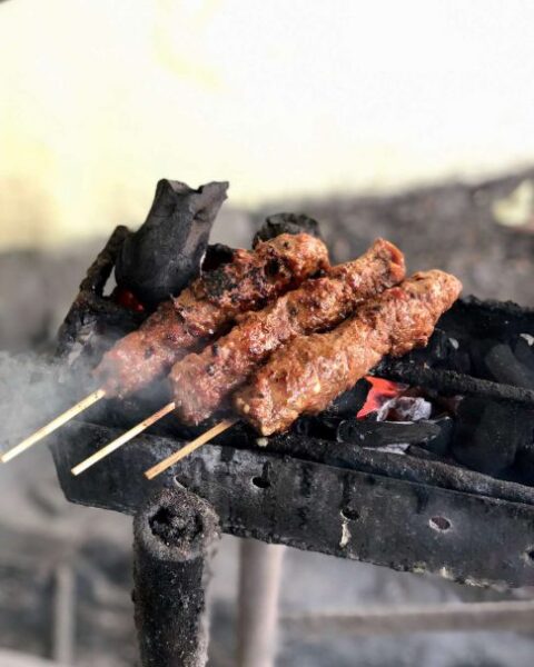 https://travelingyuk.com/sate-gebug-di-malang/153005