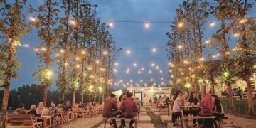 http://www.wisatamantap.com/2019/12/daftar-harga-menu-cafe-bukit-delight.html