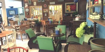 https://www.google.com/url?sa=i&url=https%3A%2F%2Fwww.tripadvisor.com%2FLocationPhotoDirectLink-g297710-d5489348-i204923756-Ayam_Kremes_Madura_Potre_Koneng-Malang_East_Java_Java.html&psig=AOvVaw1Lr0ML7Zu4dITKZVYfOxF8&ust=1588062370156000&source=images&cd=vfe&ved=0CAMQjB1qFwoTCKCjg7eXiOkCFQAAAAAdAAAAABAD