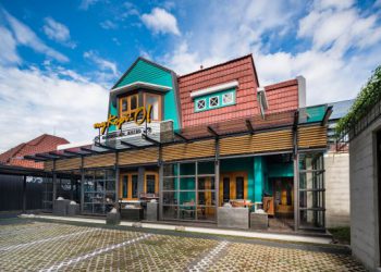 https://www.google.com/url?sa=i&url=https%3A%2F%2Fwww.tripadvisor.co.id%2FRestaurant_Review-g297710-d12086917-Reviews-My_Kopi_O_Indonesian_Bistro-Malang_East_Java_Java.html&psig=AOvVaw2pyRSj2HvttZO3PLsXDhqY&ust=1587281439802000&source=images&cd=vfe&ved=0CAMQjB1qFwoTCJi3q5q68egCFQAAAAAdAAAAABAD