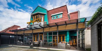 https://www.google.com/url?sa=i&url=https%3A%2F%2Fwww.tripadvisor.co.id%2FRestaurant_Review-g297710-d12086917-Reviews-My_Kopi_O_Indonesian_Bistro-Malang_East_Java_Java.html&psig=AOvVaw2pyRSj2HvttZO3PLsXDhqY&ust=1587281439802000&source=images&cd=vfe&ved=0CAMQjB1qFwoTCJi3q5q68egCFQAAAAAdAAAAABAD