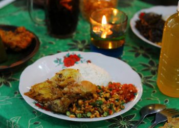 https://kumparan.com/fery-arifian/kamu-pencinta-kuliner-pedas-wajib-coba-sego-sambel-cak-uut-1r40gKCiv7d