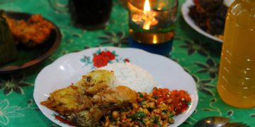https://kumparan.com/fery-arifian/kamu-pencinta-kuliner-pedas-wajib-coba-sego-sambel-cak-uut-1r40gKCiv7d