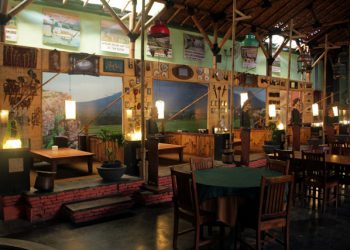 https://www.satyawinnie.com/2013/01/inggil-museum-resto-malang-makan-sambil.html