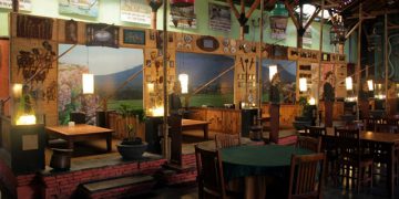 https://www.satyawinnie.com/2013/01/inggil-museum-resto-malang-makan-sambil.html