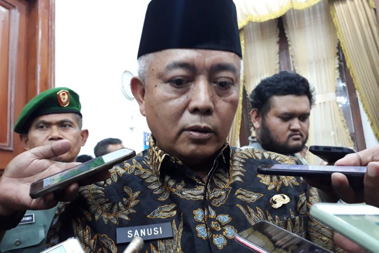 https://www.google.com/url?sa=i&url=https%3A%2F%2Fsurabaya.kompas.com%2Fread%2F2018%2F10%2F16%2F14485291%2Fwabup-sanusi-resmi-jabat-plt-bupati-malang&psig=AOvVaw3LQpq_xlGNU5Lt6gtVR0FC&ust=1588928451604000&source=images&cd=vfe&ved=0CAMQjB1qFwoTCJjK0tyxoekCFQAAAAAdAAAAABAD