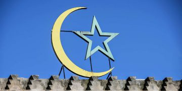 https://www.google.com/url?sa=i&url=https%3A%2F%2Fm.merdeka.com%2Fjatim%2F60-kata-kata-ucapan-idul-fitri-yang-menyentuh-hati-perkuat-tali-silaturahmi.html&psig=AOvVaw0OjuckKnmWLH9tNwMIAy_N&ust=1590306467411000&source=images&cd=vfe&ved=0CAMQjB1qFwoTCIi-upi_yekCFQAAAAAdAAAAABAY