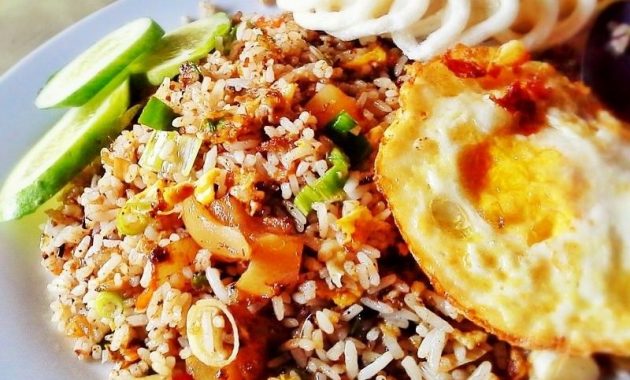 https://jejakpiknik.com/nasi-goreng-enak-di-malang/