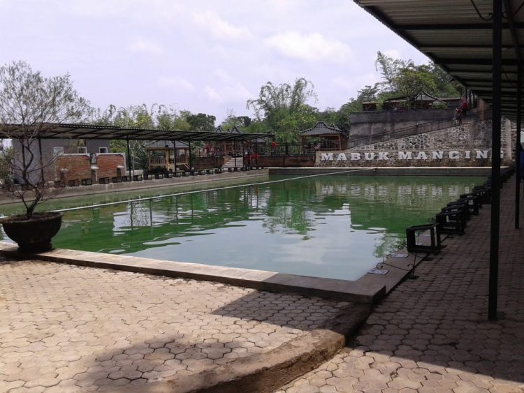https://www.google.com/url?sa=i&url=https%3A%2F%2Fnurtjahja.blogspot.com%2F2016%2F11%2Fpemancingan-mabuk-mancing-malang.html&psig=AOvVaw3ZXnXiRjiMCd8Rxh3dgDlH&ust=1593153331144000&source=images&cd=vfe&ved=0CAMQjB1qFwoTCOD7sfKsnOoCFQAAAAAdAAAAABAQ