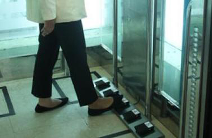 Antisipasi Covid-19, RSU UMM Bikin Lift Berpedal
