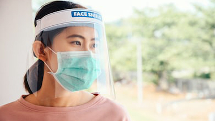 Face Shield Lebih Efektif Cegah Covid-19 Ketimbang Masker?