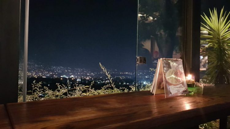 https://www.google.com/url?sa=i&url=http%3A%2F%2Fhitamputihratih.blogspot.com%2F2019%2F07%2Freview-hotel-aston-inn-batu.html&psig=AOvVaw3ZqgXmMsGPAhjBB0X2hr8l&ust=1593156360570000&source=images&cd=vfe&ved=0CAMQjB1qFwoTCLC705S4nOoCFQAAAAAdAAAAABAD