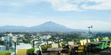 https://indonesia.tripcanvas.co/id/malang/restoran-romantis-pemandangan-asik/