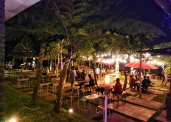 https://celotehdinihari.com/malam-minggu-di-cafe-tepi-sawah-indigo/
