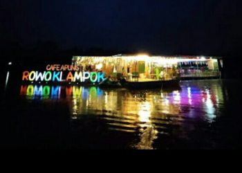https://www.google.com/url?sa=i&url=https%3A%2F%2Fandritirta.blogspot.com%2F2019%2F08%2Fcafe-apung-rowo-klampok-senggreng-malang.html&psig=AOvVaw32MQ6hdQIBL2TdHy5TpvLY&ust=1592830705759000&source=images&cd=vfe&ved=0CAMQjB1qFwoTCODkkLL7kuoCFQAAAAAdAAAAABAf