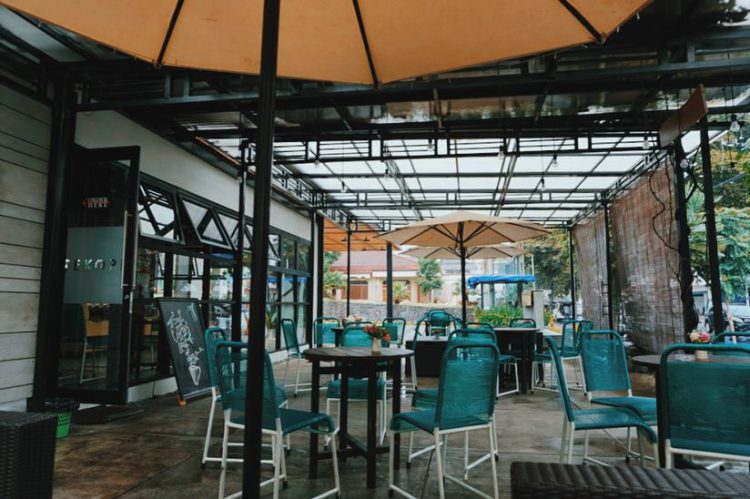 https://www.idntimes.com/food/dining-guide/brahm-1/kafe-nyaman-di-batu-malang-exp-c1c2/2