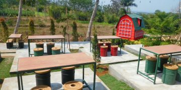 https://www.mesikapw.com/2017/10/lingling-green-barn-eatery-malang.html