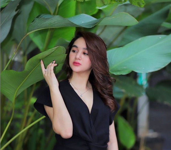Artis Hana Hanifah