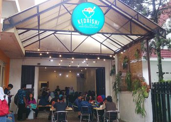 https://www.google.com/url?sa=i&url=https%3A%2F%2Ffoodyfloody.com%2Fkedaishi-best-kakigori-in-town.html&psig=AOvVaw1JDi2pTPWIZeroGxyFC0bu&ust=1595902439606000&source=images&cd=vfe&ved=0CAMQjB1qFwoTCJCvtqCu7OoCFQAAAAAdAAAAABAD
