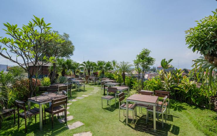 https://www.google.com/url?sa=i&url=https%3A%2F%2Fwww.misteraladin.com%2Fhotel%2Findonesia%2Fmalang%2Fmalang-city-center%2Fdfresh-hotel-resto%3Fhotel_id%3D66007&psig=AOvVaw2CXM_D1wJmLb-QBN0bbhrK&ust=1594090767534000&source=images&cd=vfe&ved=0CAMQjB1qFwoTCOCSrZfRt-oCFQAAAAAdAAAAABAD
