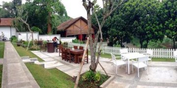 https://www.google.com/url?sa=i&url=https%3A%2F%2Fwww.dakatour.com%2Flokasi-dan-harga-menu-cafe-bataputi-malang-tempatnya-pecinta-kopi.html&psig=AOvVaw2yOQF8FZAz7JWDGiYGyowL&ust=1593951036111000&source=images&cd=vfe&ved=0CAMQjB1qFwoTCJjshInIs-oCFQAAAAAdAAAAABAD