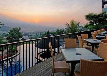 https://www.topwisata.info/2018/12/dinner-romantis-di-clubhouse-restaurant.html