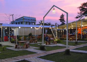 https://www.google.com/url?sa=i&url=https%3A%2F%2Fexplorewisata.com%2F2018%2F12%2Ffoto-lokasi-rute-harga-dan-daftar-menu-oikii-cafe-malang.html&psig=AOvVaw25z_RnqhMtctX2edWohfoD&ust=1595645415390000&source=images&cd=vfe&ved=0CAMQjB1qFwoTCOjn7cTw5OoCFQAAAAAdAAAAABAD