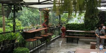 https://www.google.com/url?sa=i&url=https%3A%2F%2Fcarik-cenik-cafe-resto.business.site%2F&psig=AOvVaw0mBjQwIMbeisNftrjUUh1F&ust=1595853376648000&source=images&cd=vfe&ved=0CAMQjB1qFwoTCOCyu6f36uoCFQAAAAAdAAAAABAD