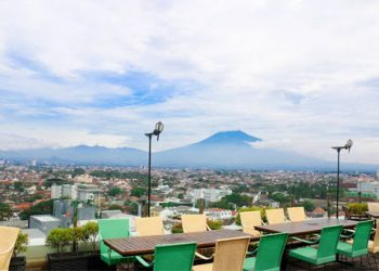 https://www.google.com/url?sa=i&url=http%3A%2F%2Fblog.ivacanza.co%2Fcafe-rooftop-di-malang%2F&psig=AOvVaw3Qmk8nZ9guOL5LmBDvv82O&ust=1595224481454000&source=images&cd=vfe&ved=0CAMQjB1qFwoTCKiB1dTS2OoCFQAAAAAdAAAAABAJ