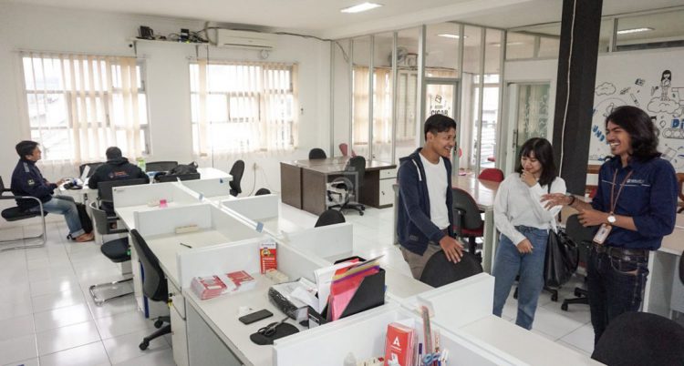 https://www.google.com/url?sa=i&url=https%3A%2F%2Fwww.coworker.com%2Findonesia%2Fmalang%2Fngalup-coworking-space&psig=AOvVaw08b2y-khQduLJuShB6r6pj&ust=1597979207440000&source=images&cd=vfe&ved=0CAMQjB1qFwoTCLC_uMvmqOsCFQAAAAAdAAAAABAX