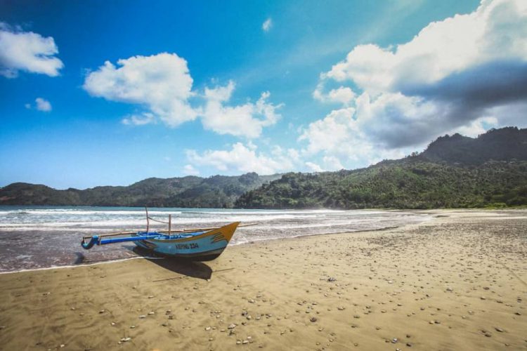https://www.brilio.net/jalan-jalan/50-tempat-wisata-di-malang-paling-hits-dan-instagramable-181102c.html