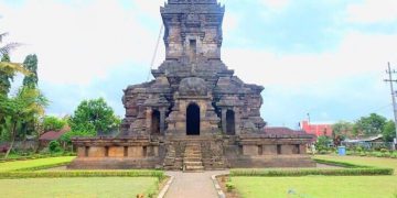 https://www.google.com/url?sa=i&url=https%3A%2F%2Fwww.nativeindonesia.com%2Fcandi-singosari%2F&psig=AOvVaw1tTnSRglOFhTLvACaYND-L&ust=1597284139194000&source=images&cd=vfe&ved=0CAMQjB1qFwoTCLCynaHJlOsCFQAAAAAdAAAAABAK