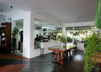 https://www.google.com/url?sa=i&url=https%3A%2F%2Fmajalah.ottencoffee.co.id%2F8-oz-coffee-studio-malang%2F&psig=AOvVaw19s_m5VJQ7wO4li4SKbnqQ&ust=1597480690878000&source=images&cd=vfe&ved=0CAMQjB1qFwoTCIDfjr2lmusCFQAAAAAdAAAAABAD