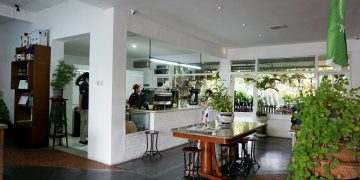 https://www.google.com/url?sa=i&url=https%3A%2F%2Fmajalah.ottencoffee.co.id%2F8-oz-coffee-studio-malang%2F&psig=AOvVaw19s_m5VJQ7wO4li4SKbnqQ&ust=1597480690878000&source=images&cd=vfe&ved=0CAMQjB1qFwoTCIDfjr2lmusCFQAAAAAdAAAAABAD