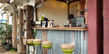https://travelingyuk.com/bendhung-lepen-jogja/278389/