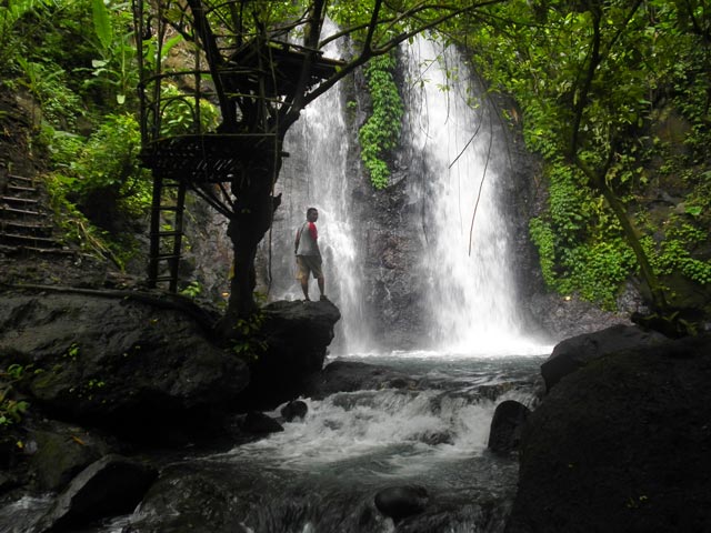 https://www.google.com/url?sa=i&url=https%3A%2F%2Fphinemo.com%2Fingin-berkunjung-ke-4-air-terjun-dalam-1-tempat-datanglah-ke-malang-selatan%2F&psig=AOvVaw0BRrUpNt4U7LbGLMBoBD1X&ust=1597896219405000&source=images&cd=vfe&ved=0CAMQjB1qFwoTCODm1LixpusCFQAAAAAdAAAAABAI
