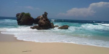 https://www.google.com/url?sa=i&url=https%3A%2F%2Fwww.pantainesia.com%2Fpantai-selok&psig=AOvVaw3we14m7fnzKdzSHAr-aX-r&ust=1597475183571000&source=images&cd=vfe&ved=0CAMQjB1qFwoTCNjHqPyQmusCFQAAAAAdAAAAABAD