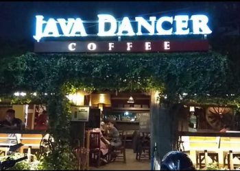 https://www.google.com/url?sa=i&url=https%3A%2F%2Fwww.kompasiana.com%2Farifkhunaifi%2F5acf0b52bde57571a8624ac2%2Fjava-dancer-coffee-kahuripan-dalam-pusaran-malang-sejuta-kopi%3Fpage%3Dall&psig=AOvVaw1AflNlbSK50GMXOIQArfO9&ust=1598329768876000&source=images&cd=vfe&ved=0CAMQjB1qFwoTCLC49cSAs-sCFQAAAAAdAAAAABAD