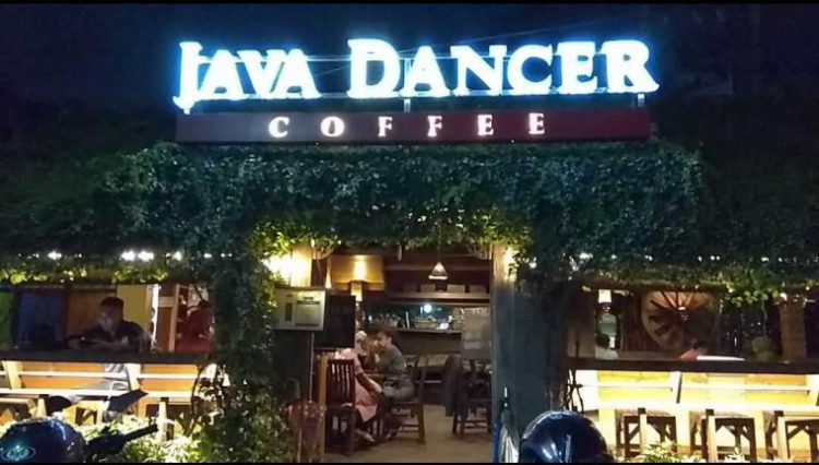 https://www.google.com/url?sa=i&url=https%3A%2F%2Fwww.kompasiana.com%2Farifkhunaifi%2F5acf0b52bde57571a8624ac2%2Fjava-dancer-coffee-kahuripan-dalam-pusaran-malang-sejuta-kopi%3Fpage%3Dall&psig=AOvVaw1AflNlbSK50GMXOIQArfO9&ust=1598329768876000&source=images&cd=vfe&ved=0CAMQjB1qFwoTCLC49cSAs-sCFQAAAAAdAAAAABAD