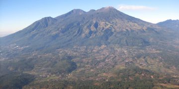 Jalur Naik Gunung Arjuno Lewat Sumber Brantas Dibuka