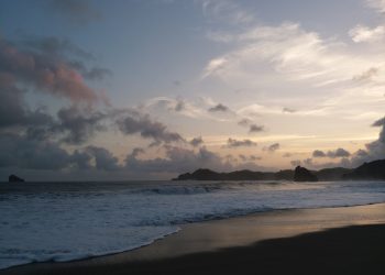 Sejarah Pantai Goa Cina